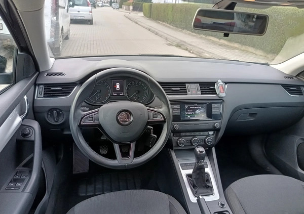 Skoda Octavia cena 26900 przebieg: 130000, rok produkcji 2015 z Nysa małe 379